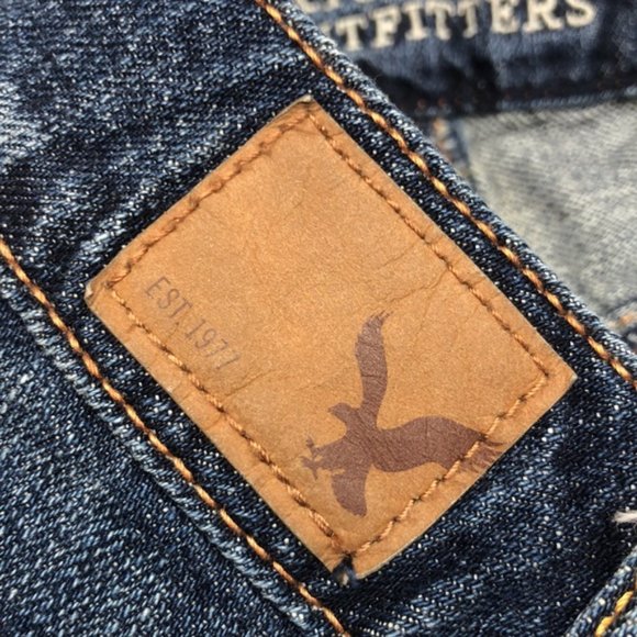 LIKE NEW FACTORY EMBROIDERED AMERICAN EAGLE JEAN SHORTS W4/27 🦅 - Picture 7 of 9